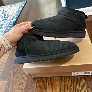 Ugg ultra mini black size 5